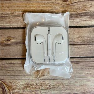 Apple ear buds
